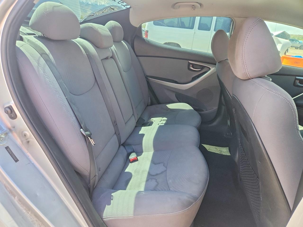 2014 HYUNDAI ELANTRA SE photo 19