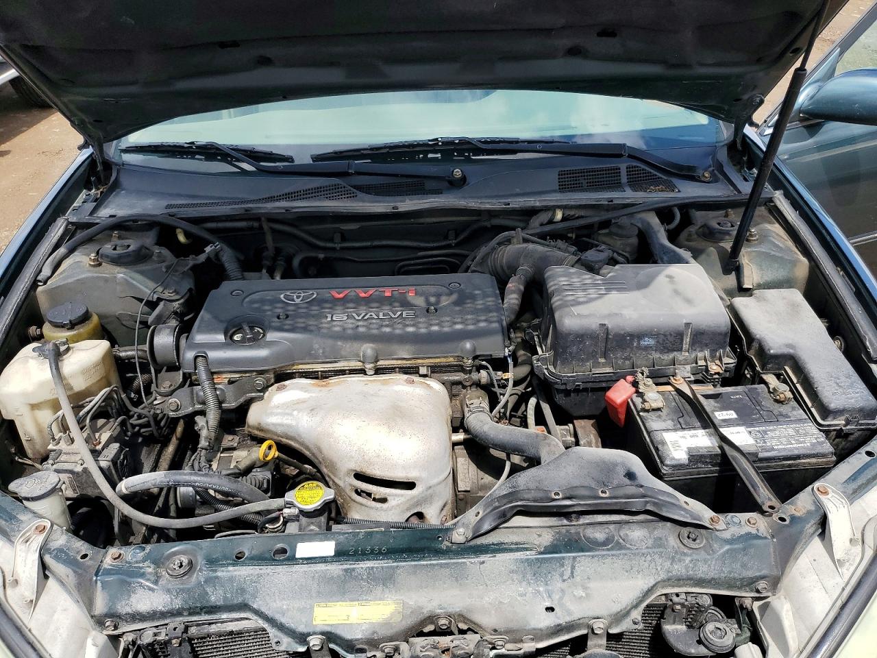 2004 TOYOTA CAMRY XLE photo 31