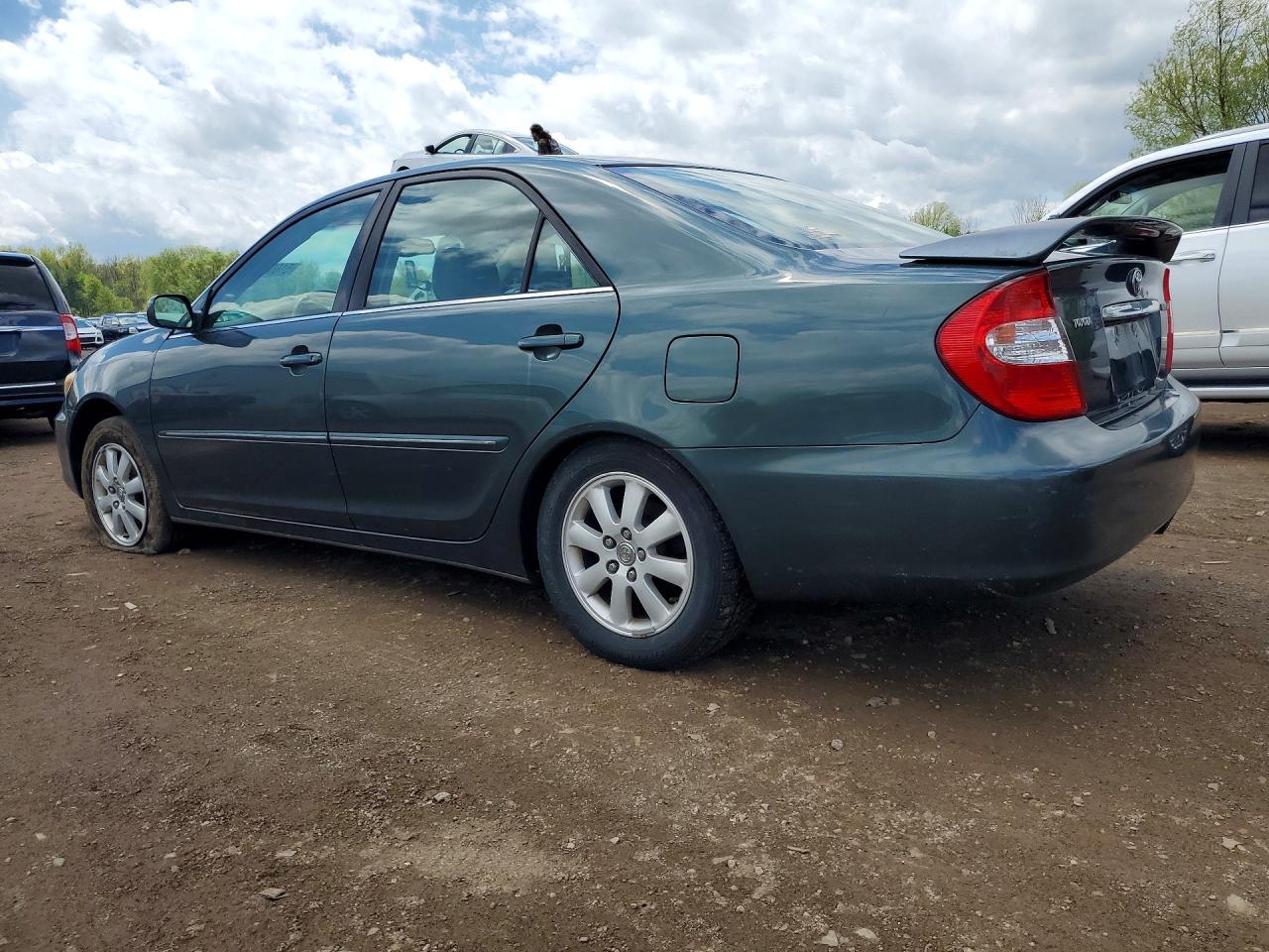2004 TOYOTA CAMRY XLE photo 4