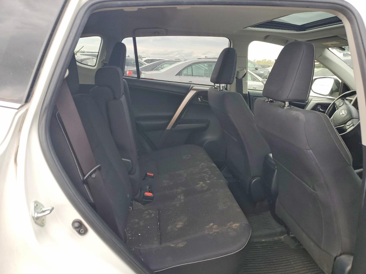 2018 TOYOTA RAV4 XLE photo 19