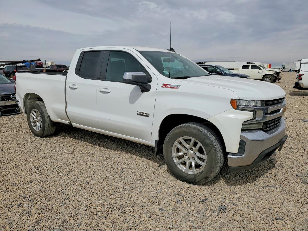2019 CHEVROLET SILVERADO K1500 LT photo 10