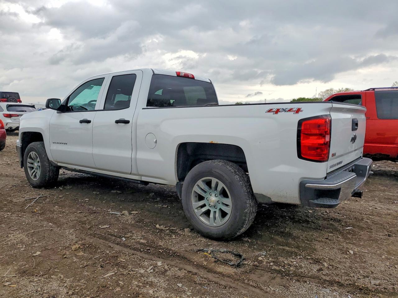 2014 CHEVROLET SILVERADO K1500 LT photo 2