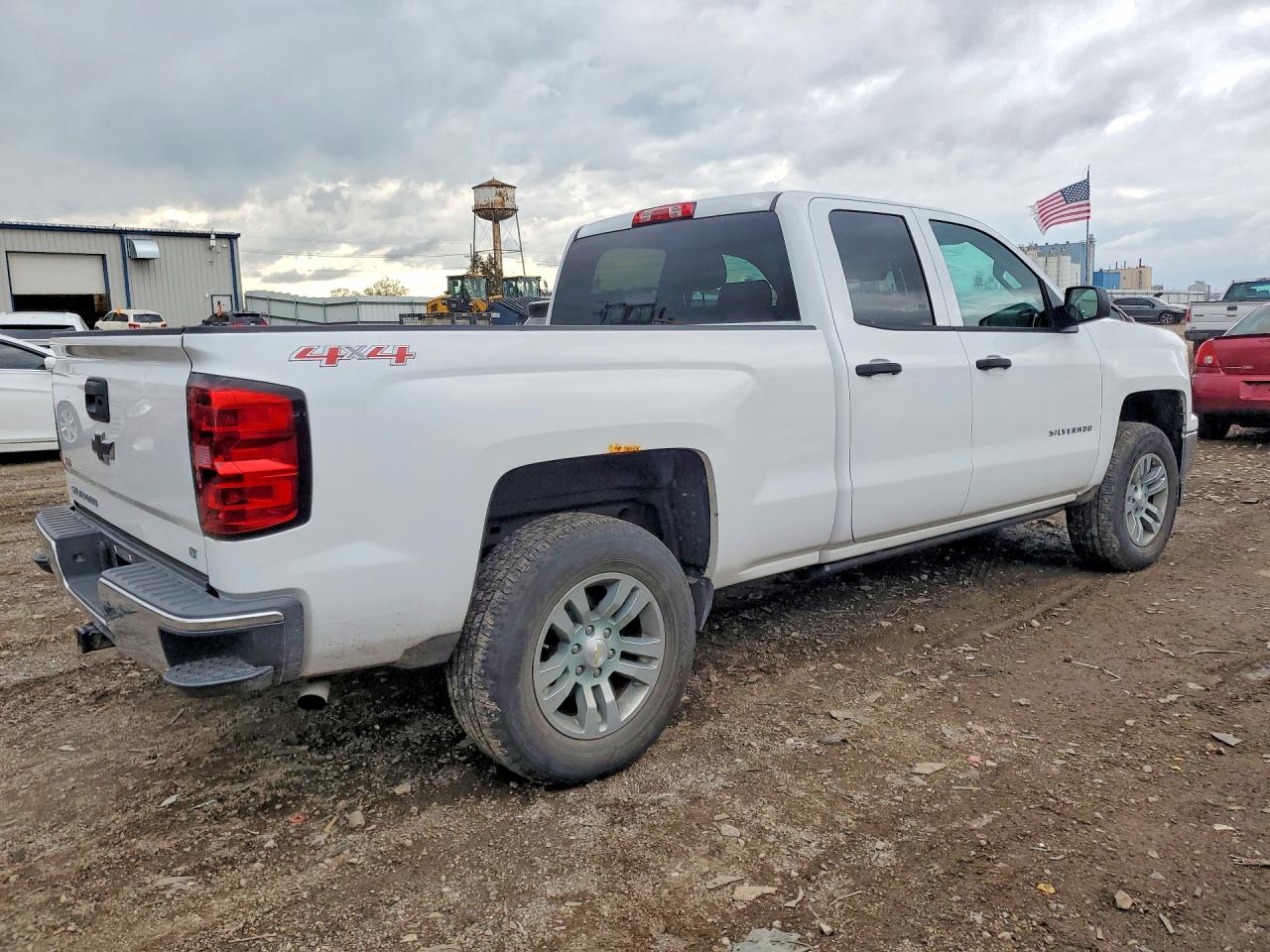 2014 CHEVROLET SILVERADO K1500 LT photo 3