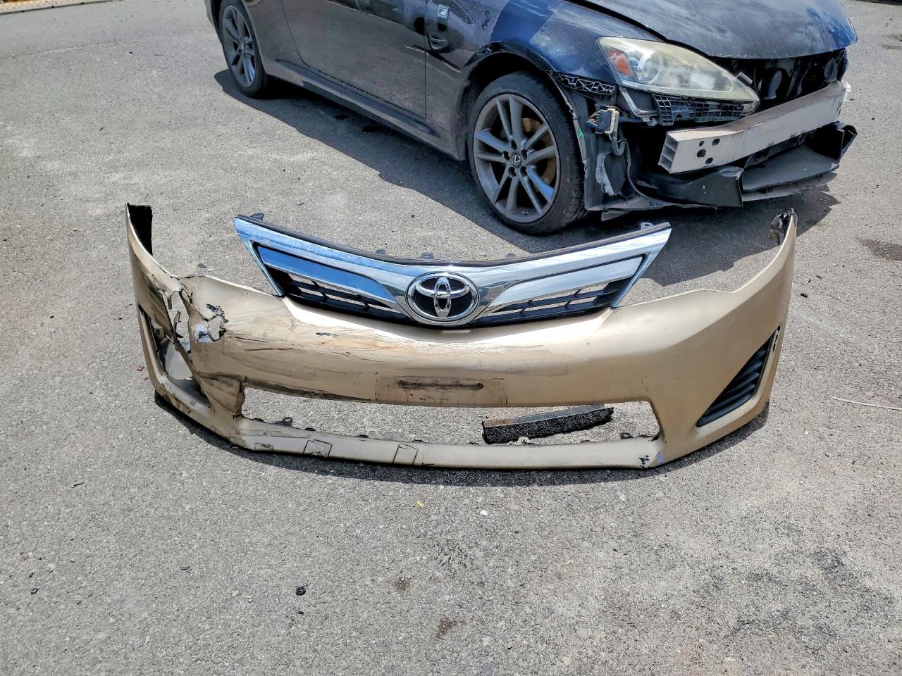 2012 TOYOTA CAMRY L photo 34