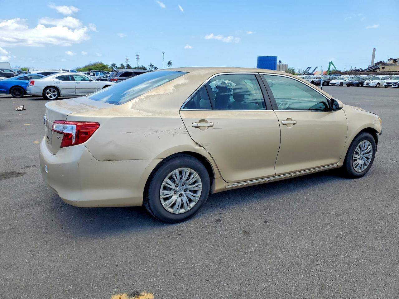 2012 TOYOTA CAMRY L photo 7
