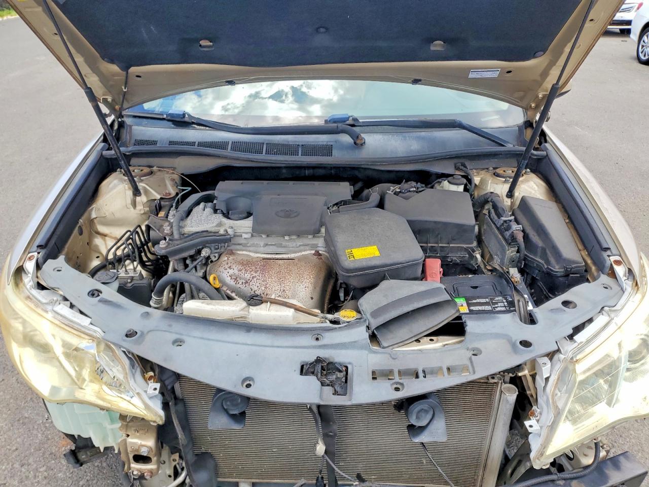 2012 TOYOTA CAMRY L photo 31