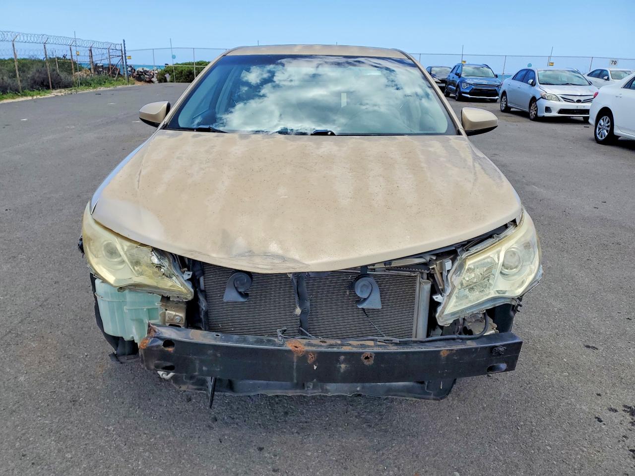 2012 TOYOTA CAMRY L photo 13