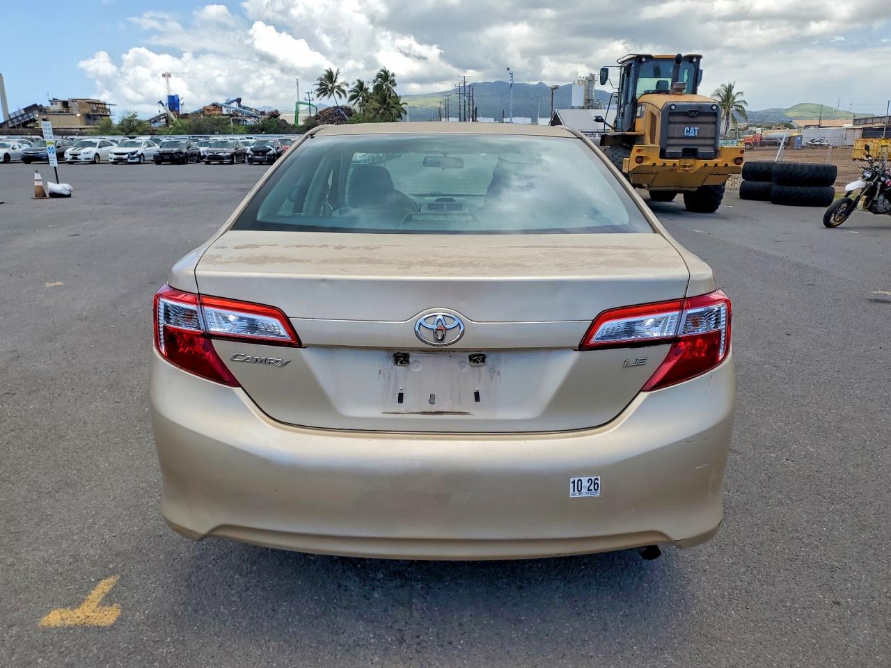 2012 TOYOTA CAMRY L photo 16