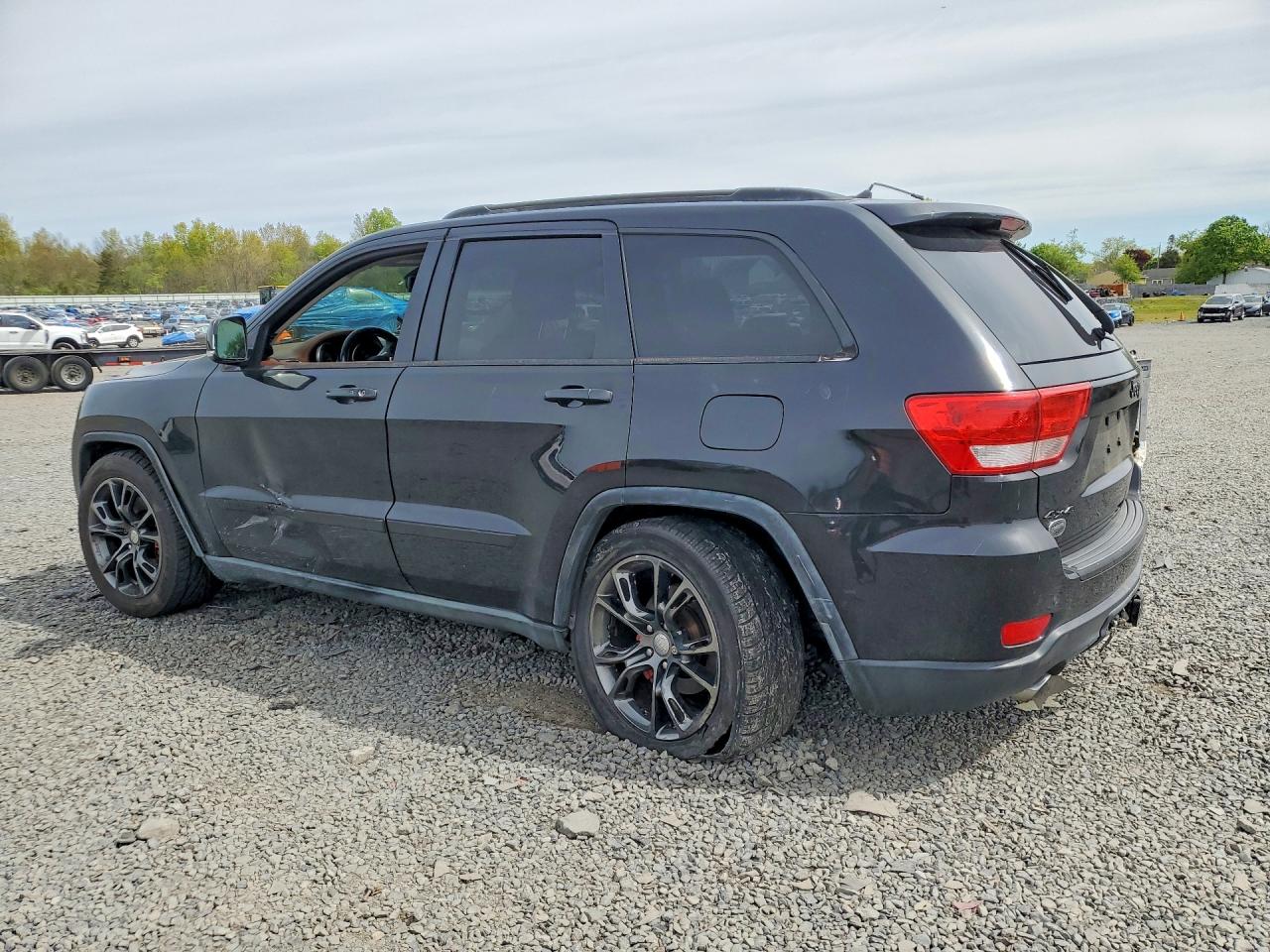 2011 JEEP GRAND CHEROKEE OVERLAND photo 2