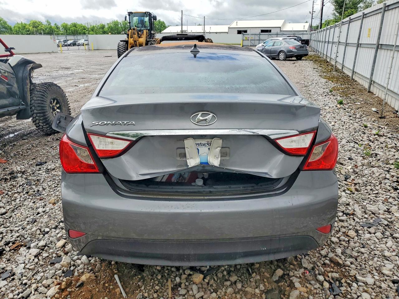 2014 HYUNDAI SONATA GLS photo 16