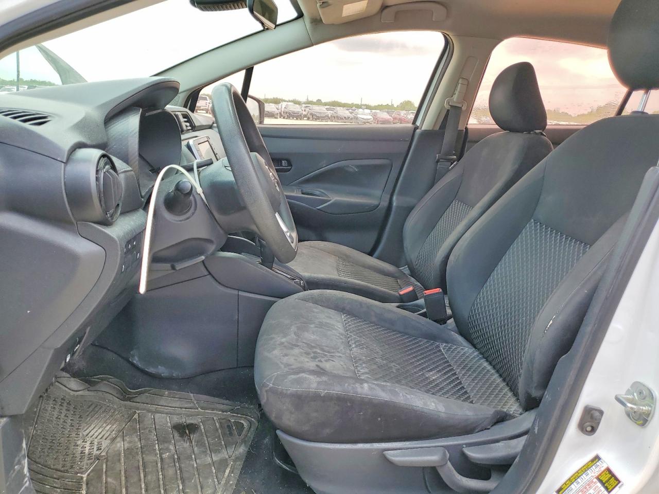 2021 NISSAN VERSA S photo 13