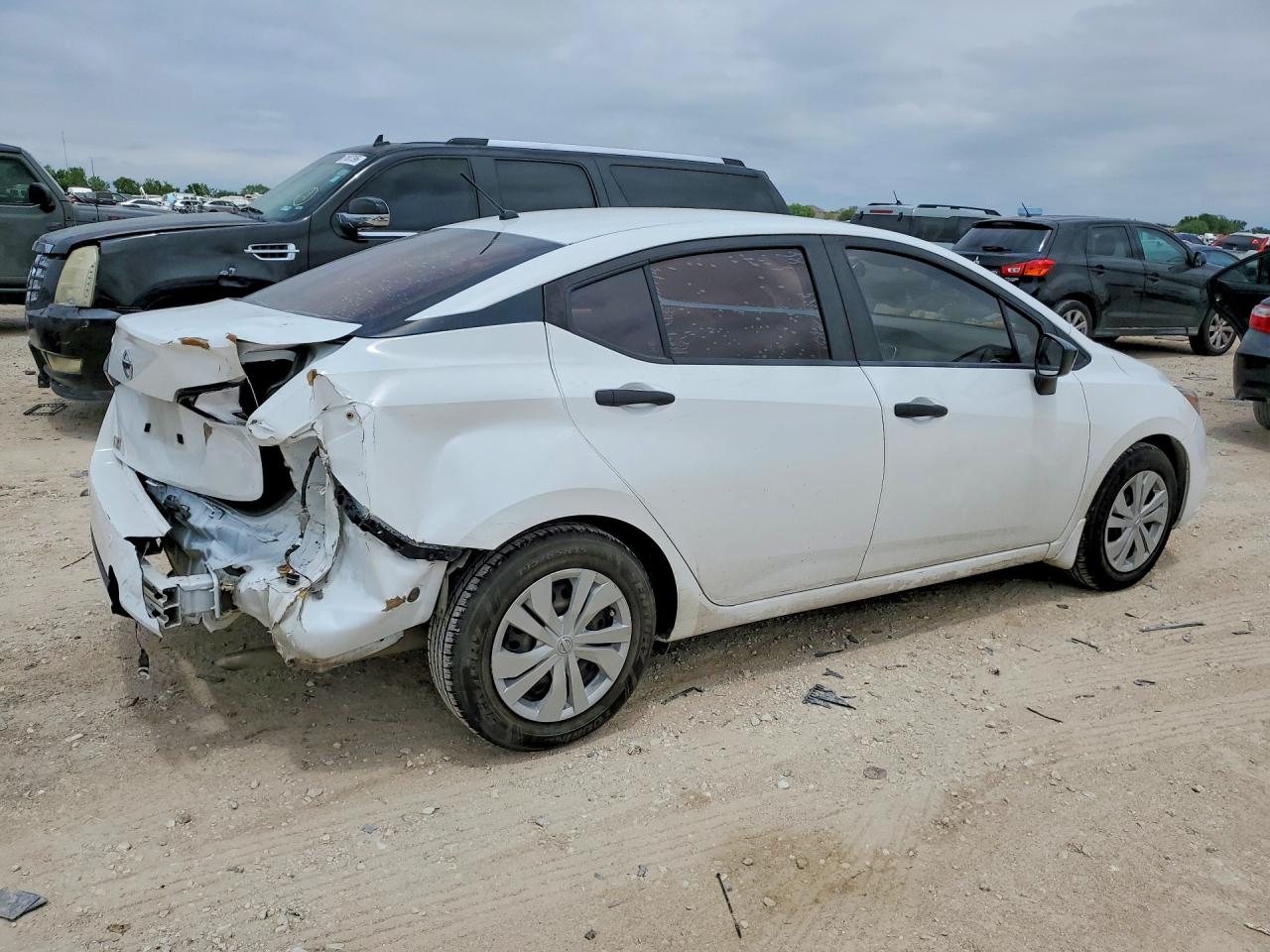 2021 NISSAN VERSA S photo 5
