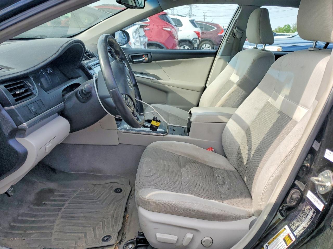 2014 TOYOTA CAMRY photo 13