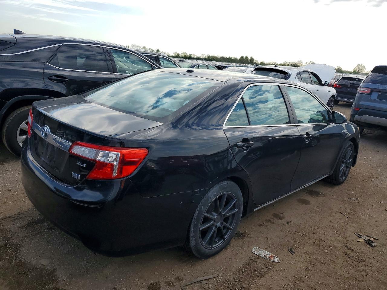 2014 TOYOTA CAMRY photo 5
