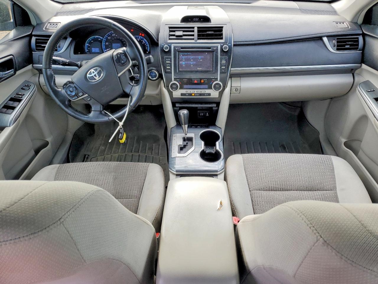 2014 TOYOTA CAMRY photo 15