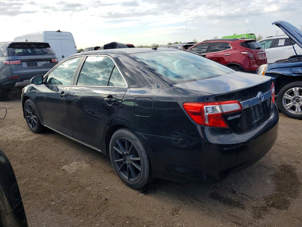 2014 TOYOTA CAMRY photo 3