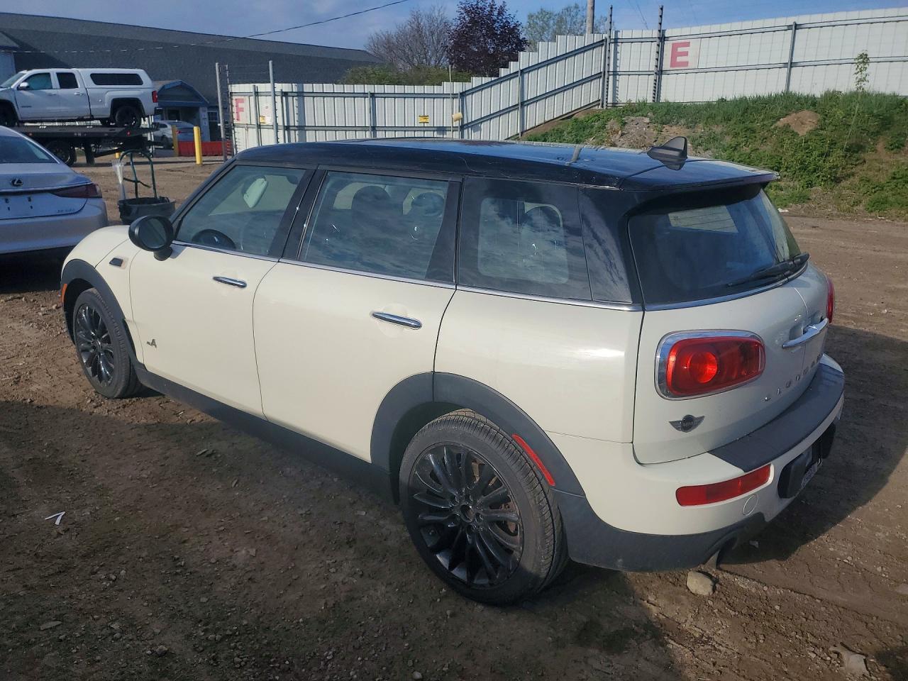 2017 MINI COOPER CLUBMAN ALL4 photo 3