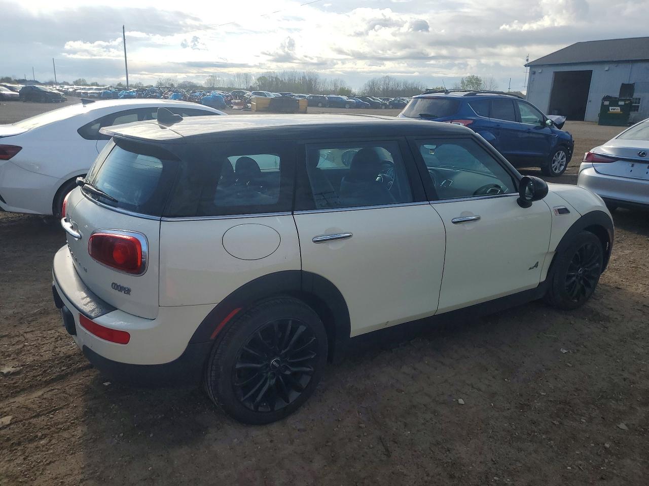 2017 MINI COOPER CLUBMAN ALL4 photo 5