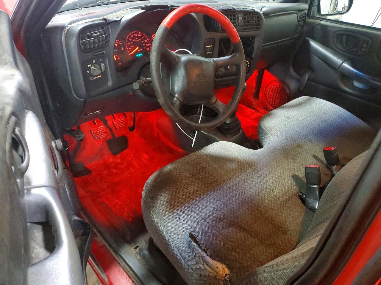 1999 CHEVROLET S TRUCK S10 photo 8