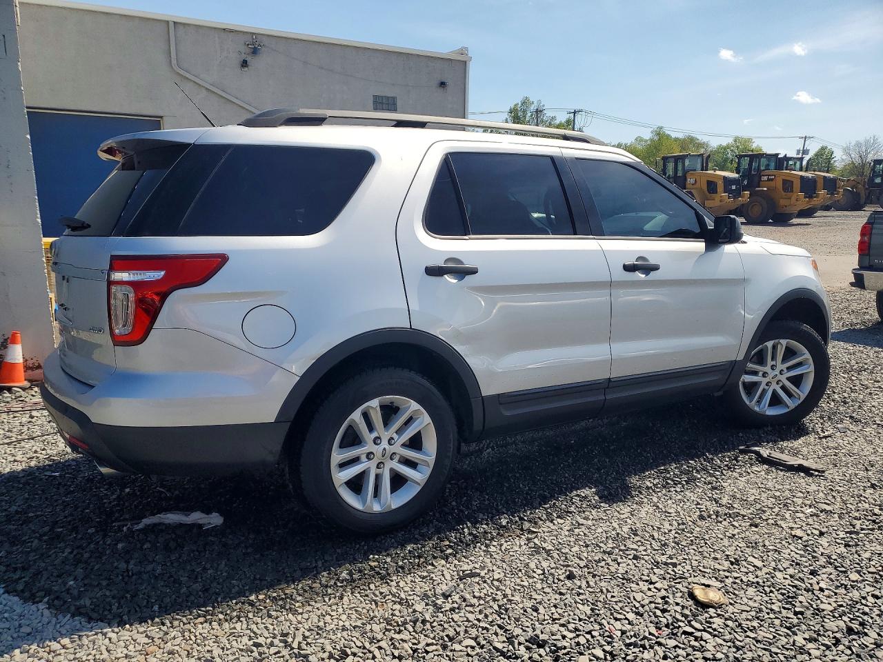 2015 FORD EXPLORER photo 3