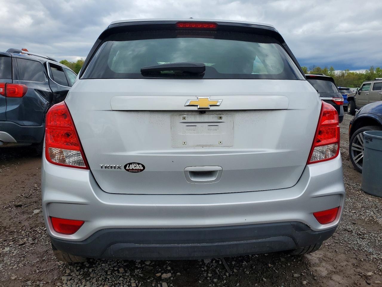 2019 CHEVROLET TRAX LS photo 11