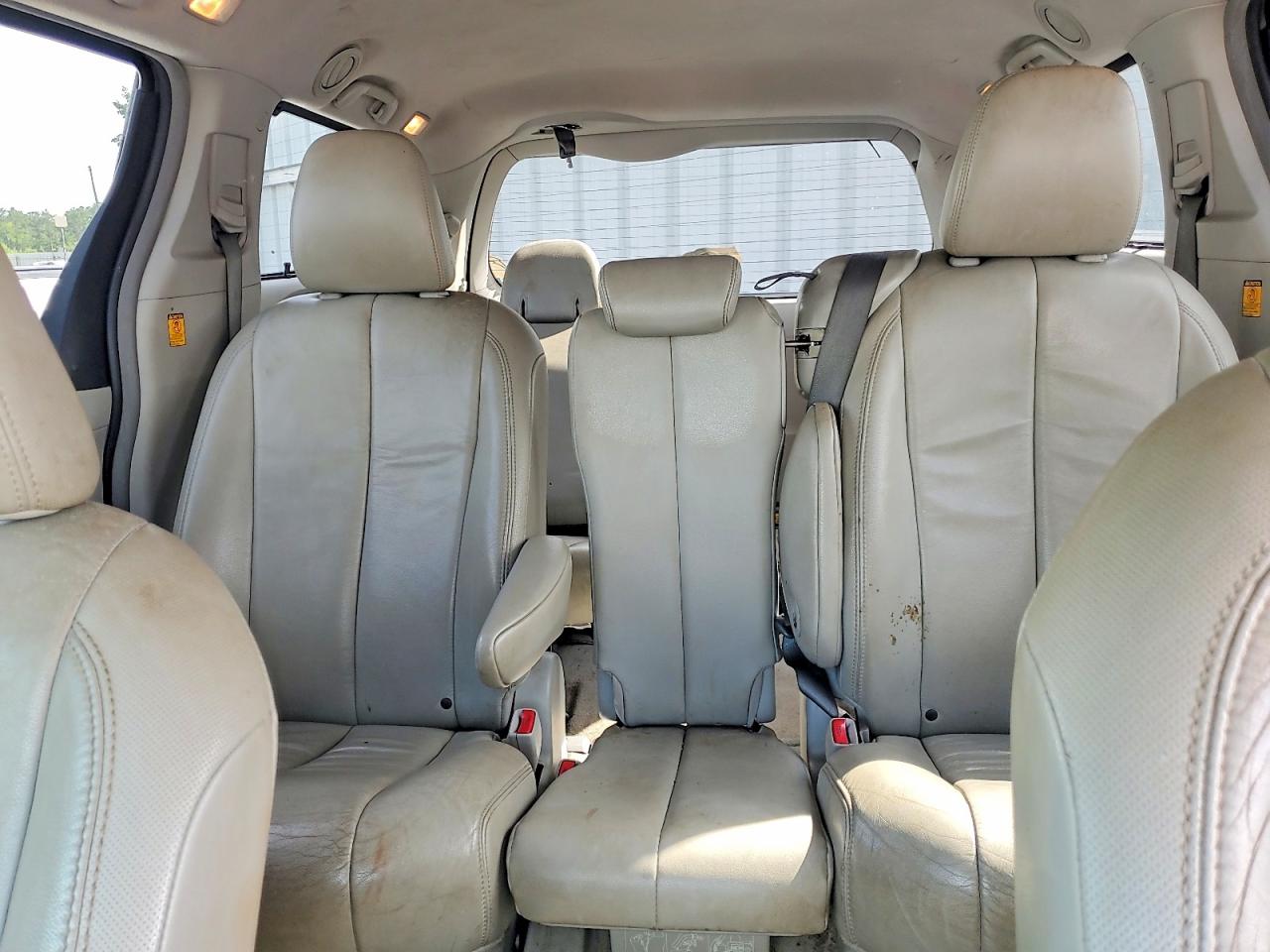 2013 TOYOTA SIENNA XLE 8-PASSENGER photo 19