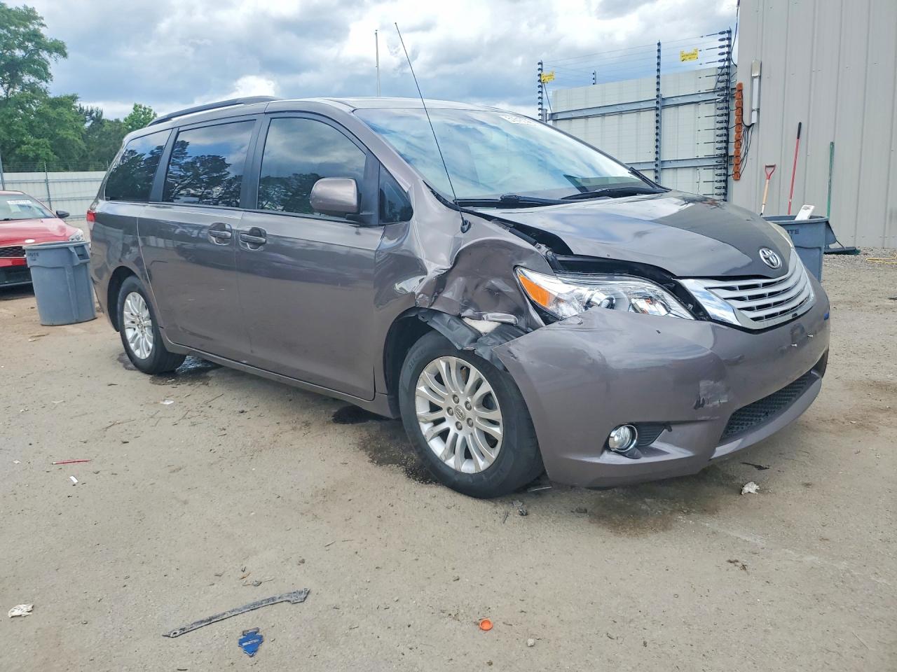 2013 TOYOTA SIENNA XLE 8-PASSENGER photo 7