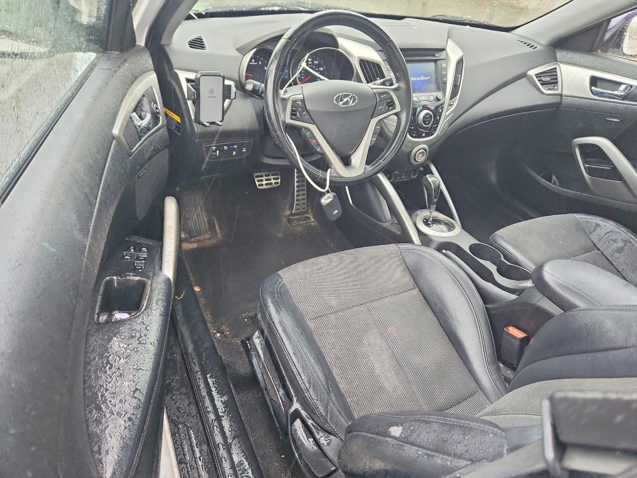 2015 HYUNDAI VELOSTER BASE photo 8