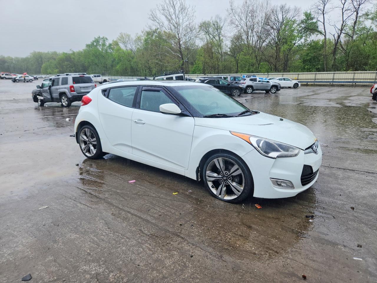 2015 HYUNDAI VELOSTER BASE photo 4