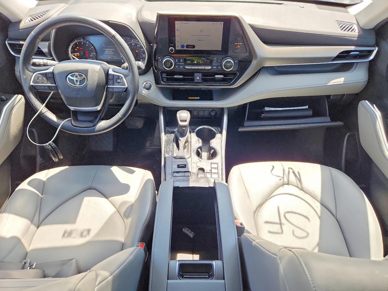 2023 TOYOTA HIGHLANDER XLE photo 15