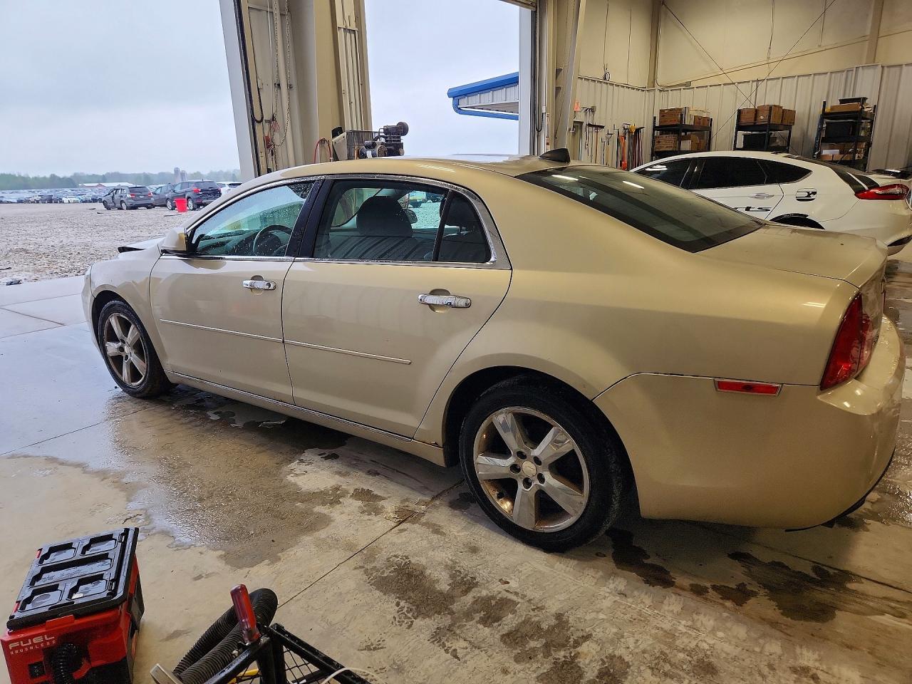 2012 CHEVROLET MALIBU 2LT photo 2