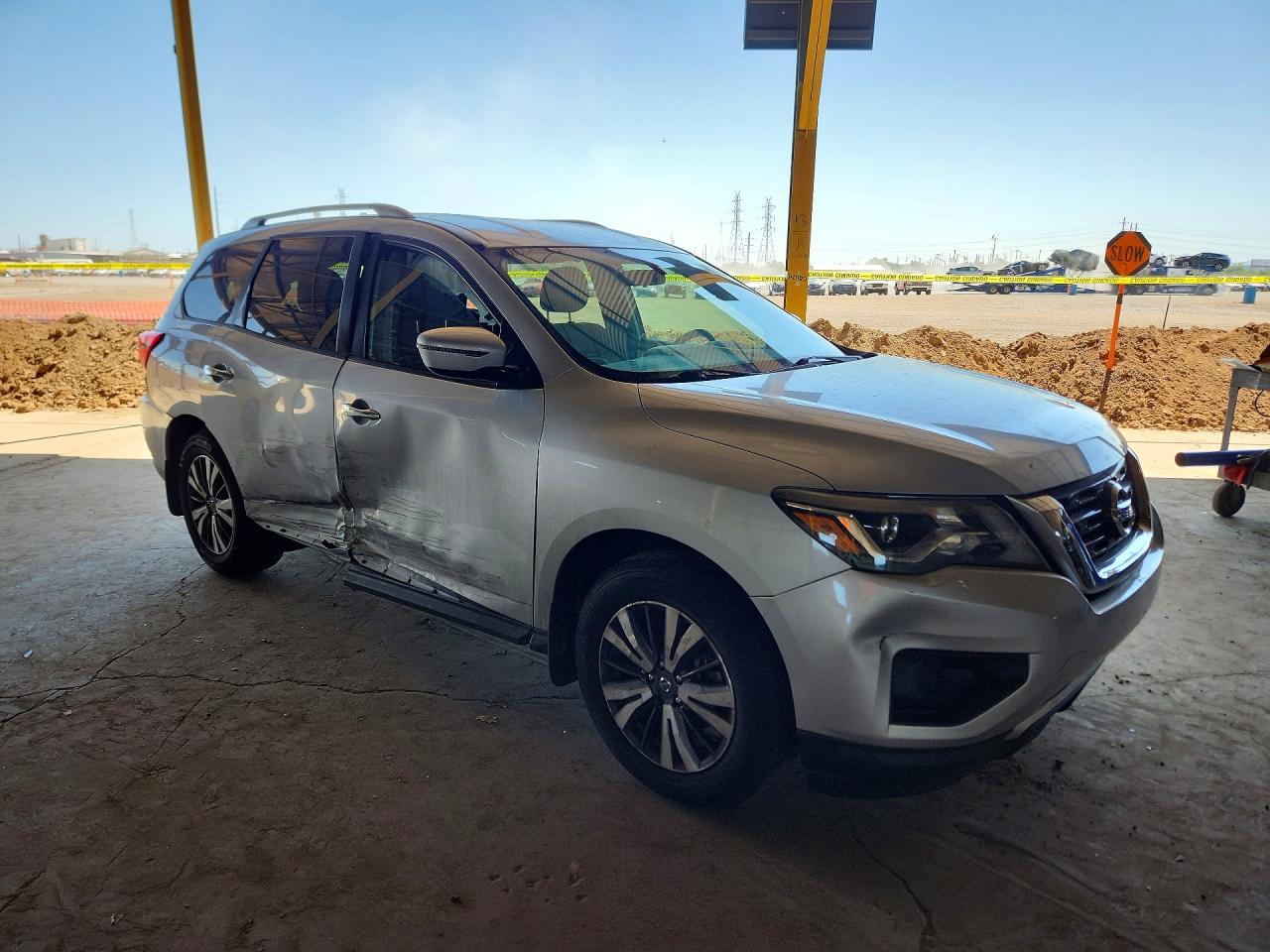 2017 NISSAN PATHFINDER S photo 4