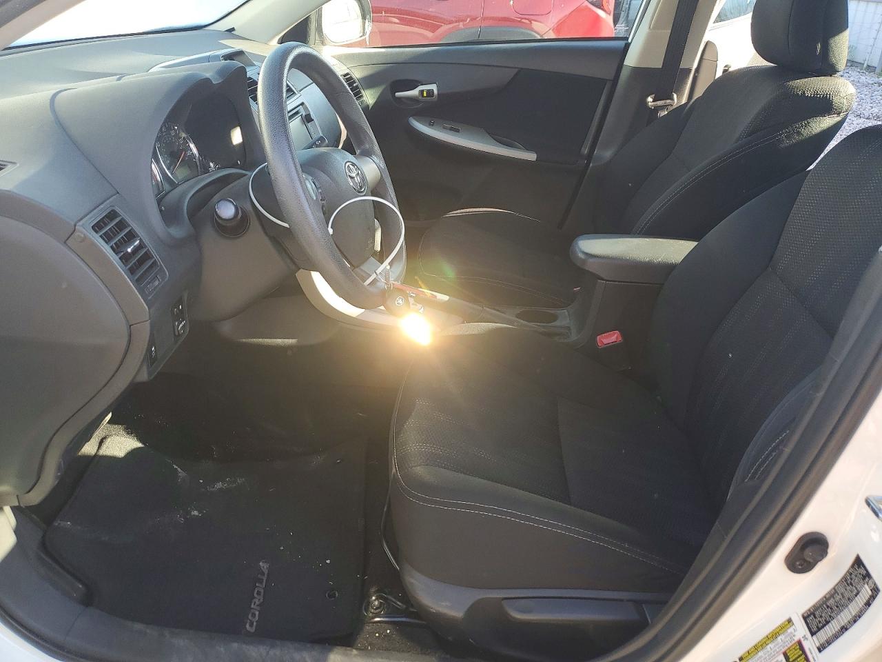 2013 TOYOTA COROLLA S photo 7