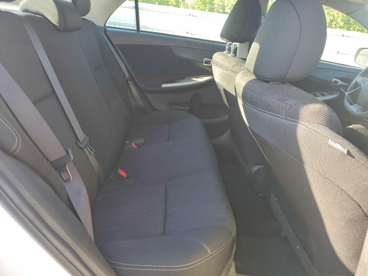 2013 TOYOTA COROLLA S photo 10