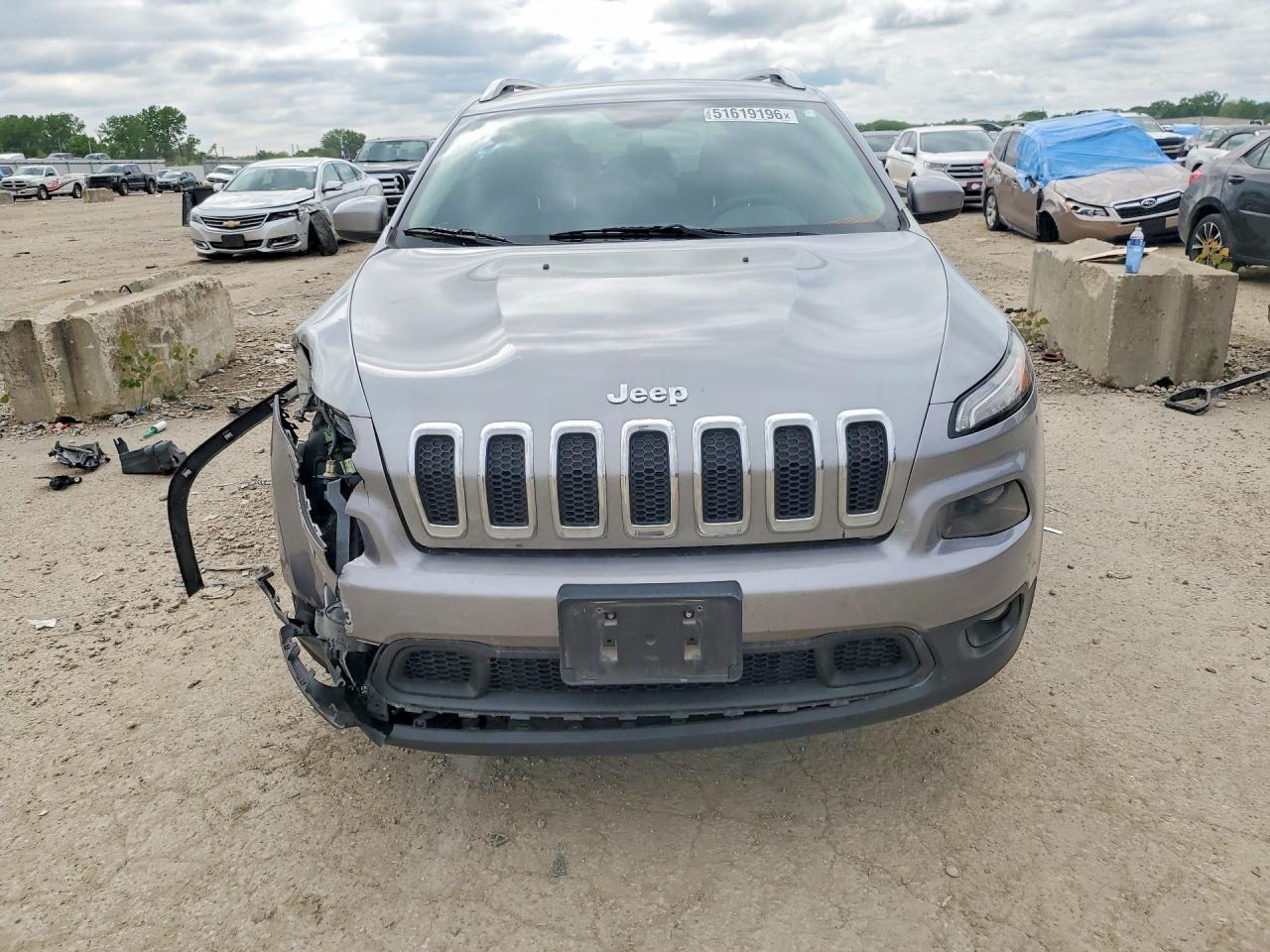 2015 JEEP CHEROKEE LATITUDE photo 9