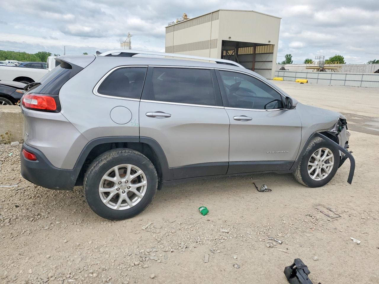 2015 JEEP CHEROKEE LATITUDE photo 5