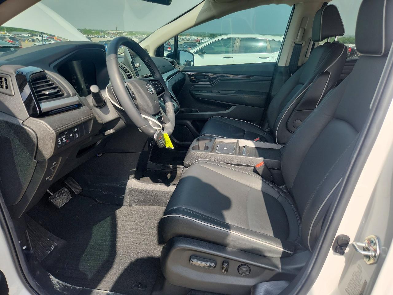 2025 HONDA ODYSSEY TOURING photo 13