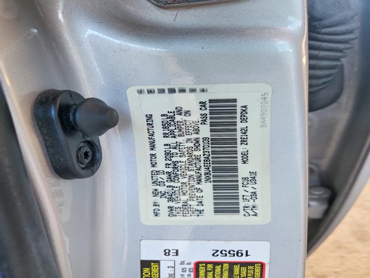 2010 TOYOTA COROLLA LE photo 37