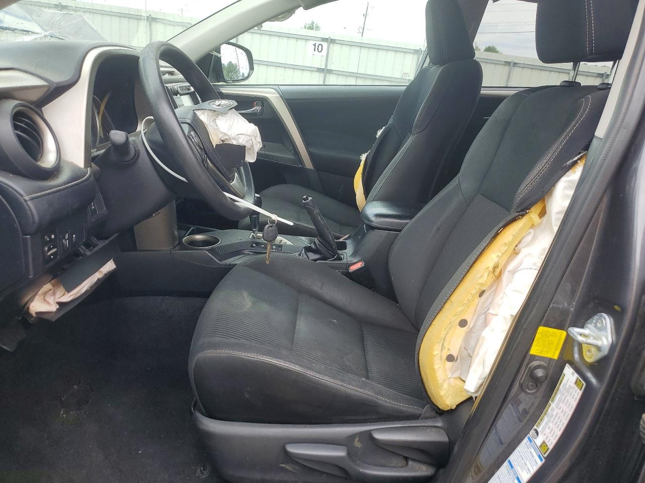 2015 TOYOTA RAV4 XLE photo 19