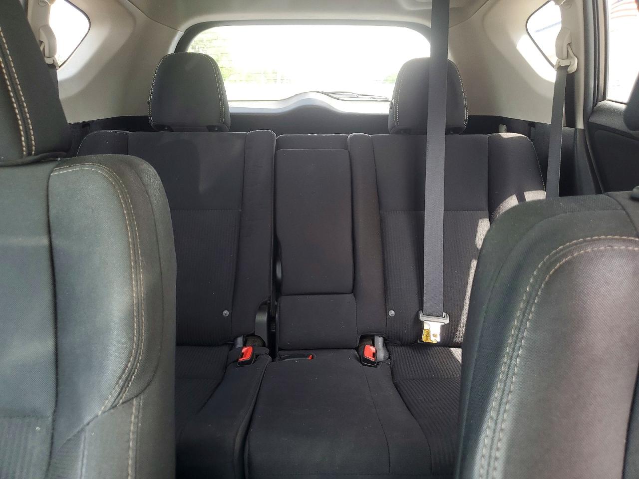 2015 TOYOTA RAV4 XLE photo 28