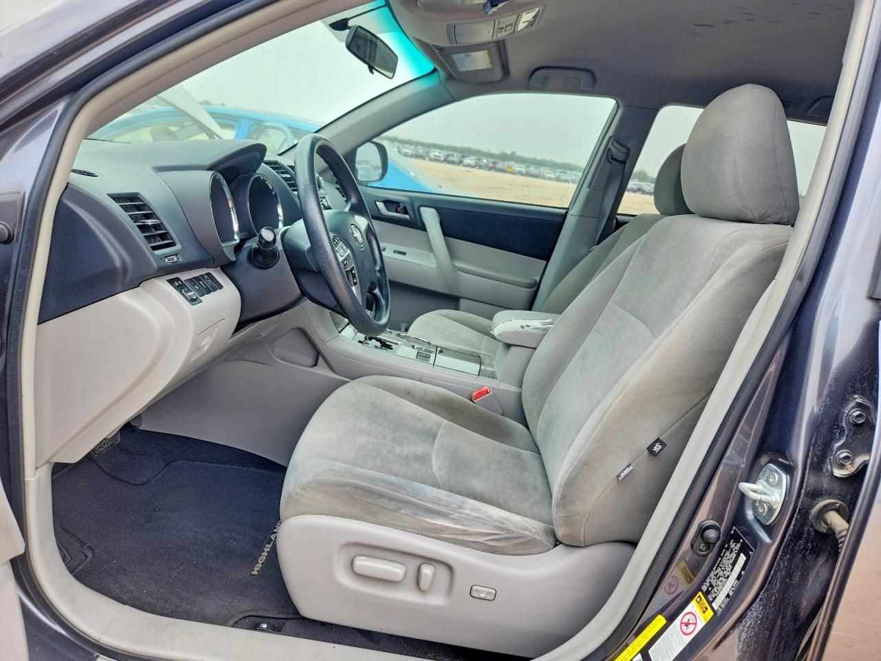 2013 TOYOTA HIGHLANDER PLUS photo 19