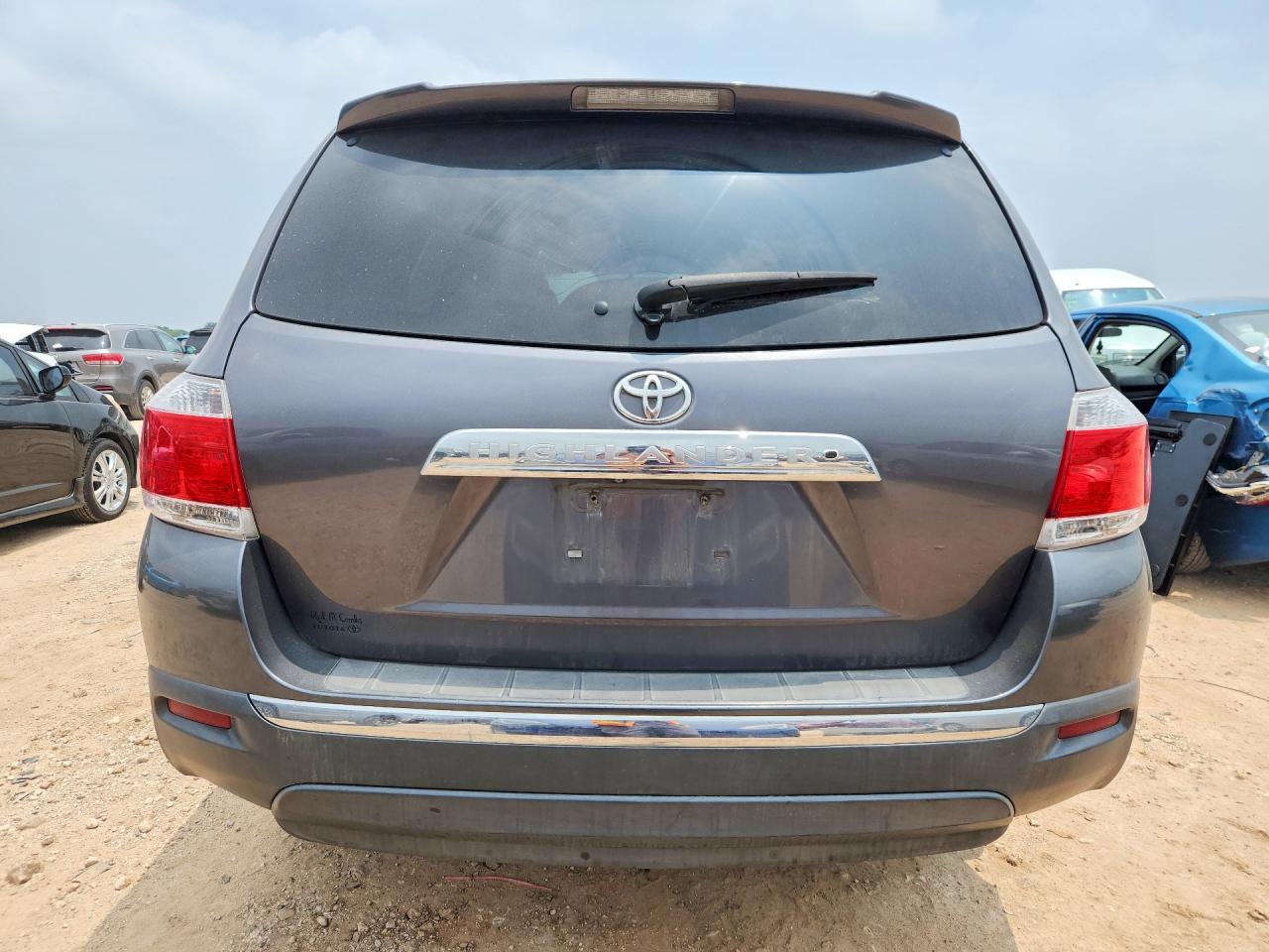 2013 TOYOTA HIGHLANDER PLUS photo 16