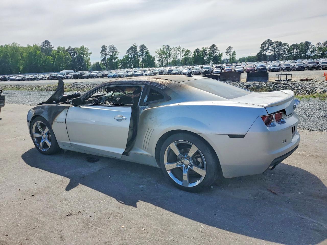 2013 CHEVROLET CAMARO LS photo 4