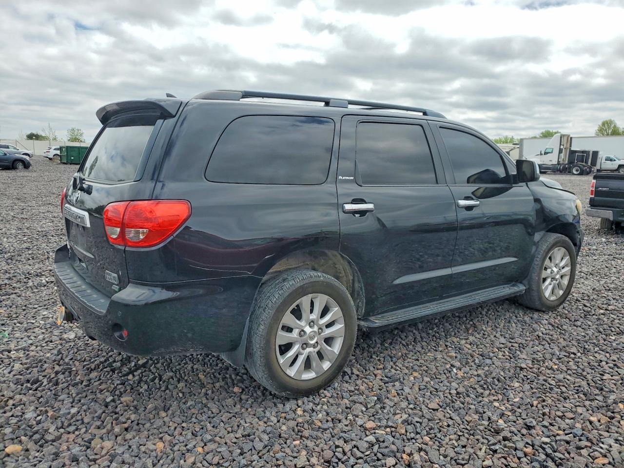 2010 TOYOTA SEQUOIA PLATINUM photo 7
