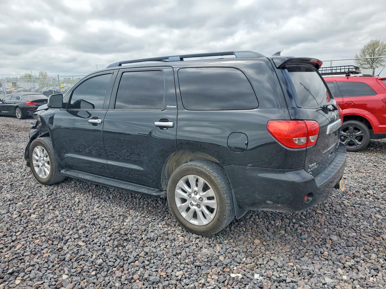 2010 TOYOTA SEQUOIA PLATINUM photo 4