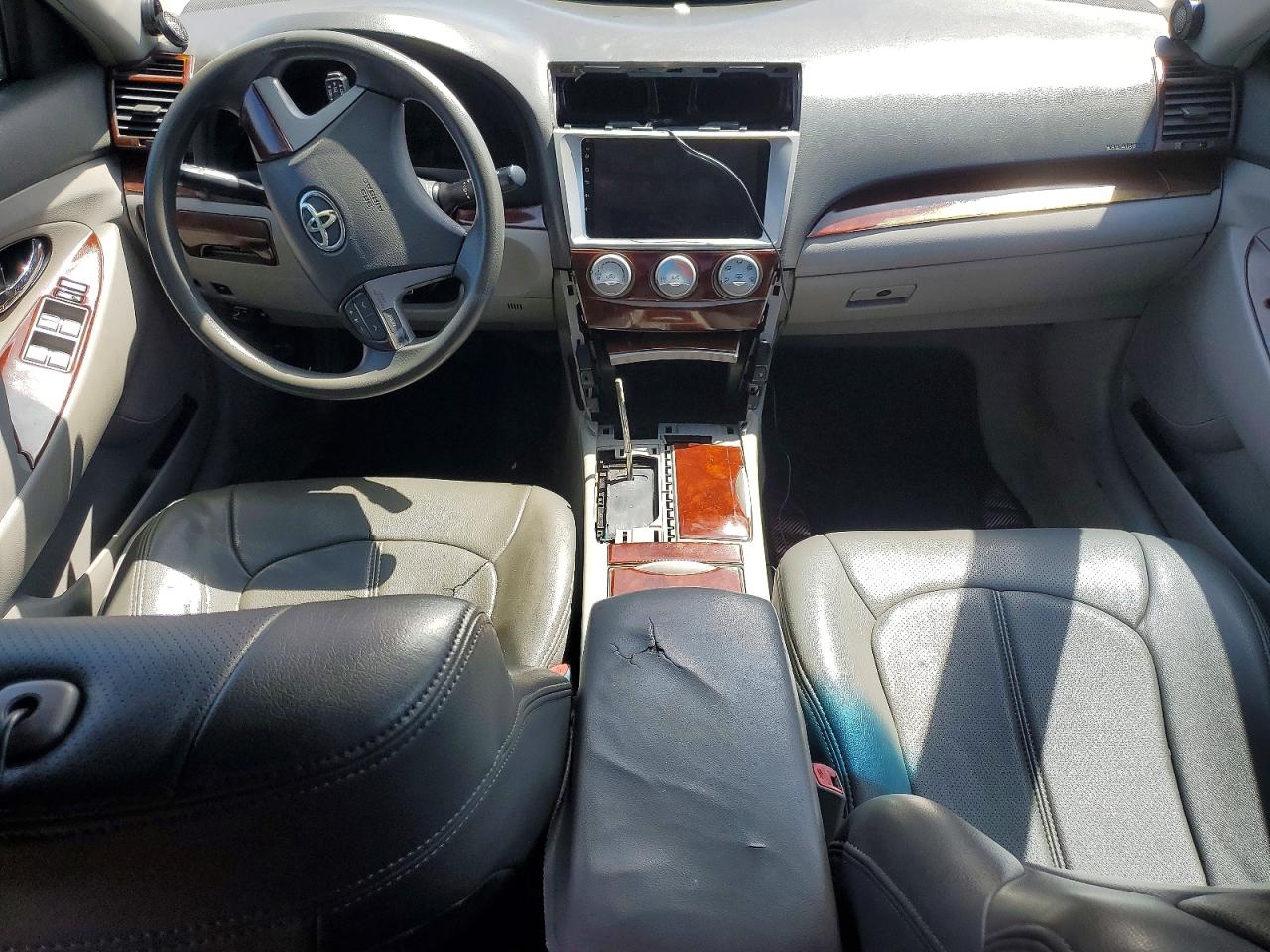 2010 TOYOTA CAMRY LE photo 15