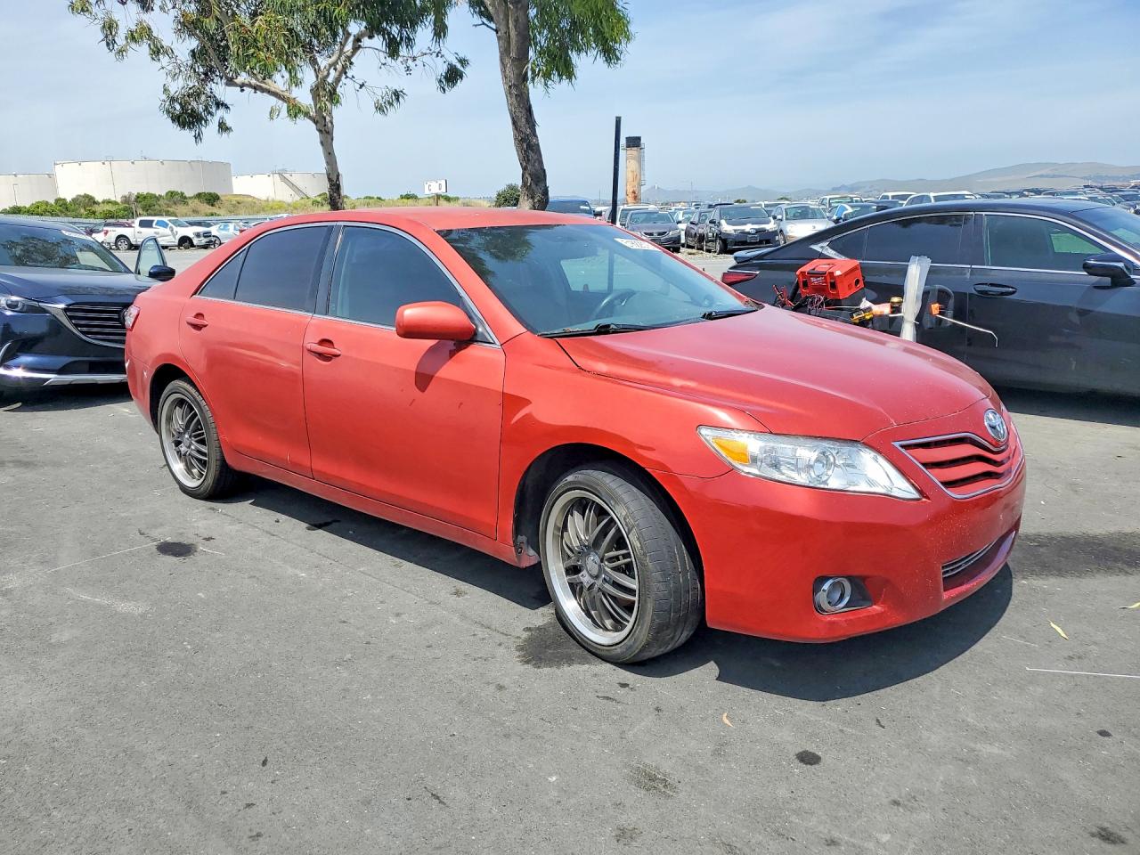 2010 TOYOTA CAMRY LE photo 7