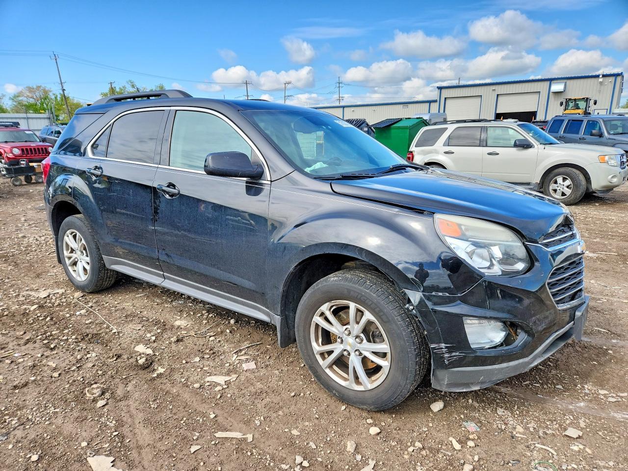 2017 CHEVROLET EQUINOX LT photo 4
