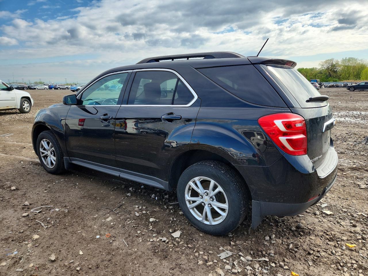 2017 CHEVROLET EQUINOX LT photo 2