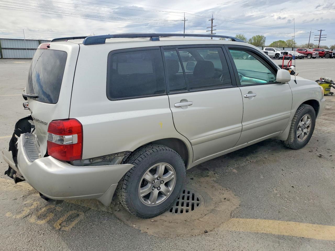 2005 TOYOTA HIGHLANDER BASE photo 5